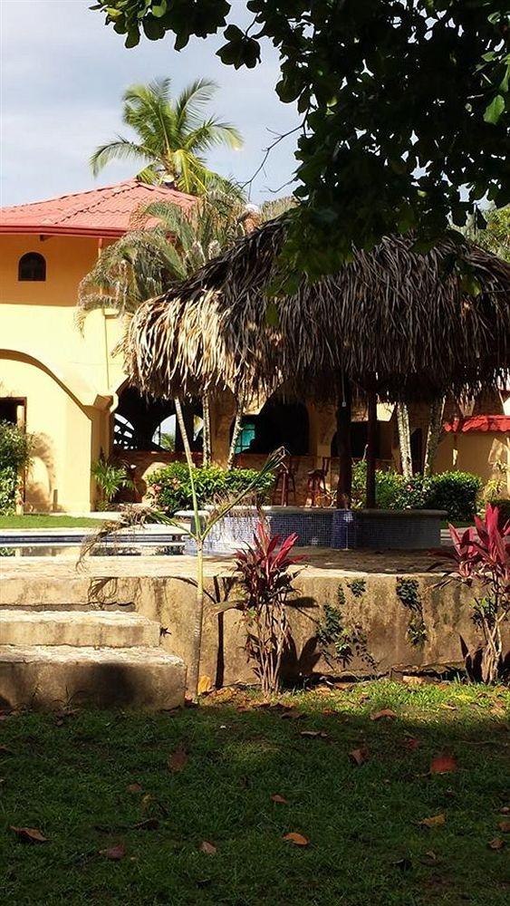 Delfin Beach Front Resort Esterillos Exteriör bild