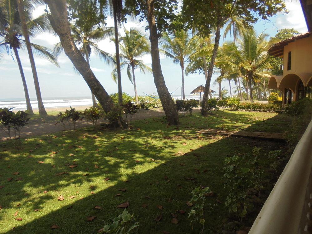 Delfin Beach Front Resort Esterillos Exteriör bild