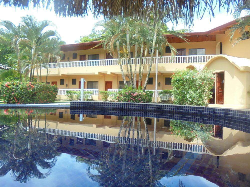 Delfin Beach Front Resort Esterillos Exteriör bild